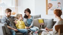 Чем может помочь семейный психолог?